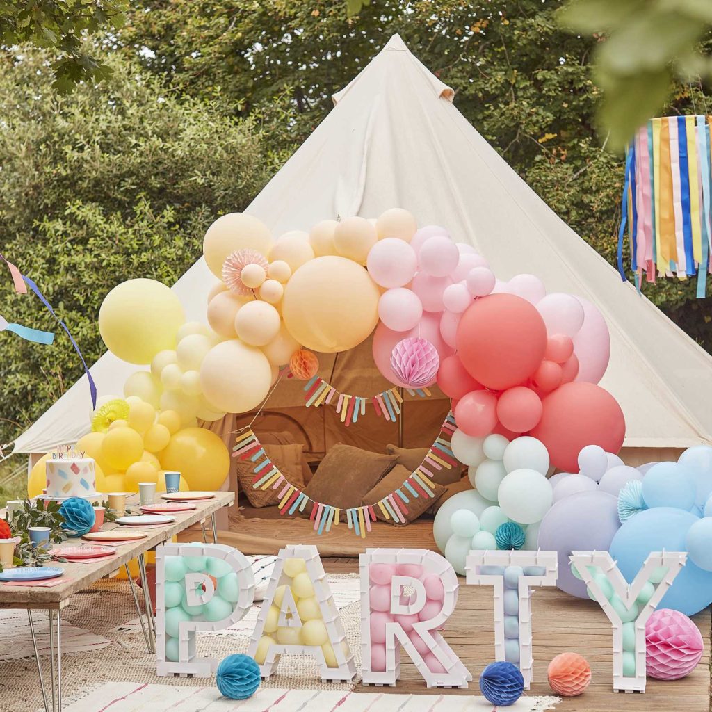 Organiser un anniversaire en extérieur : conseils et astuces - Holly Party